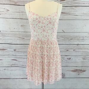Hollister floral pink sundress pleated Like new